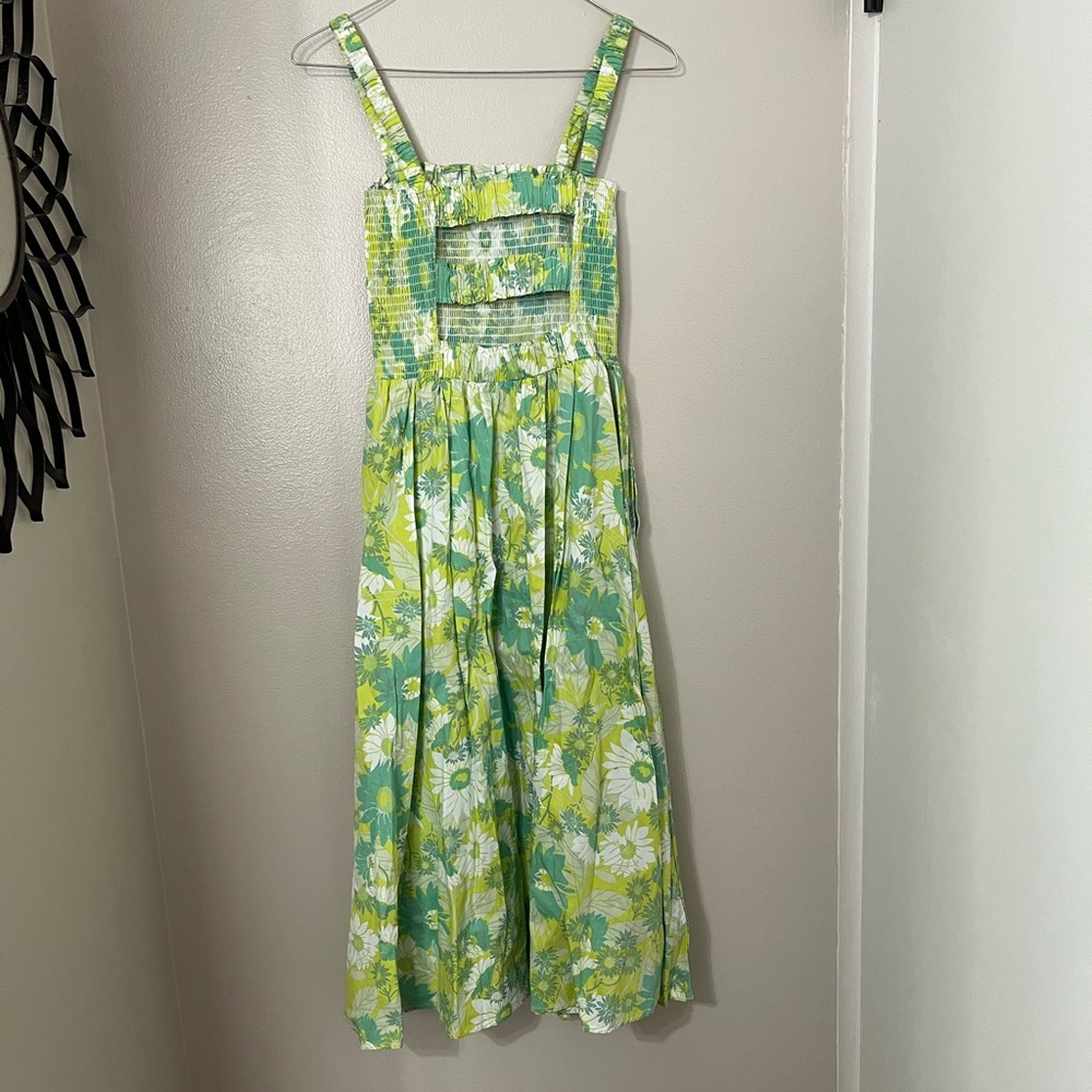 Coco and Jaimeson | Floral Smocked Midi Dress. Printed Poplin Pattern - Picture 4 of 9